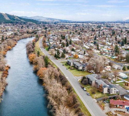 The Lennox; one and two bedroom pet friendly apartment homes in Chief Garry Park neighborhood in Spokane, WA